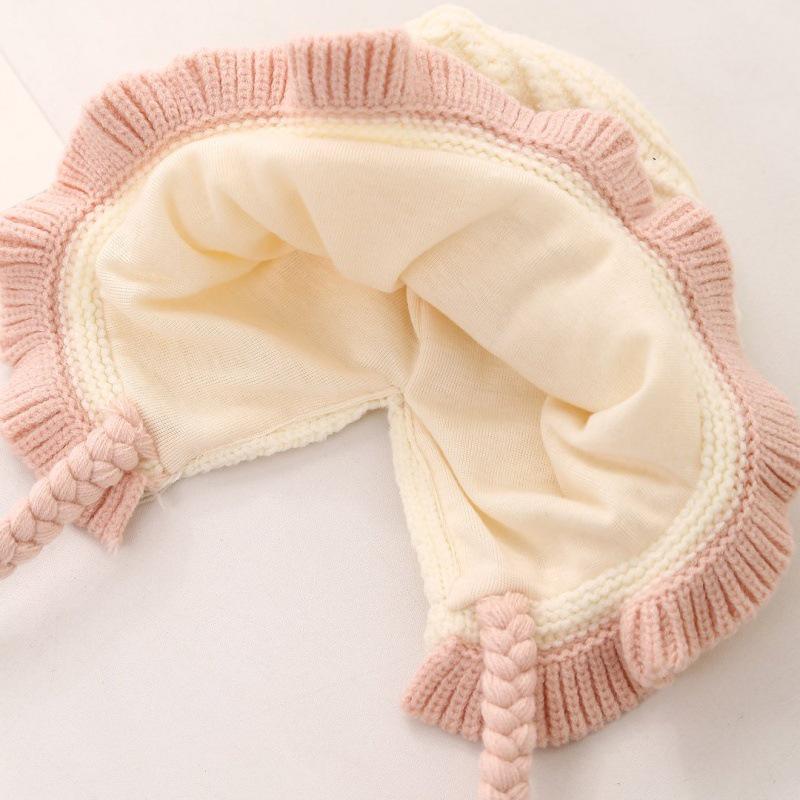 Уютная вязаная детская шапка "Вишневая принцесса" с защитой ушей - Идеально для осени и зимы