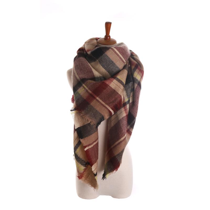 Тот же осенне-зимний шарф, теплый шарф-шаль в клетку