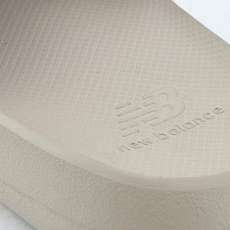 New Balance Тапочки бежевые