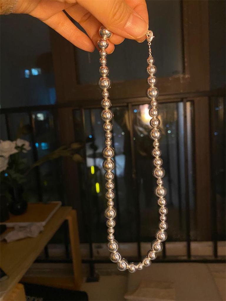 Нишевый дизайн градиентное серебряное ожерелье-чокер с бусинами