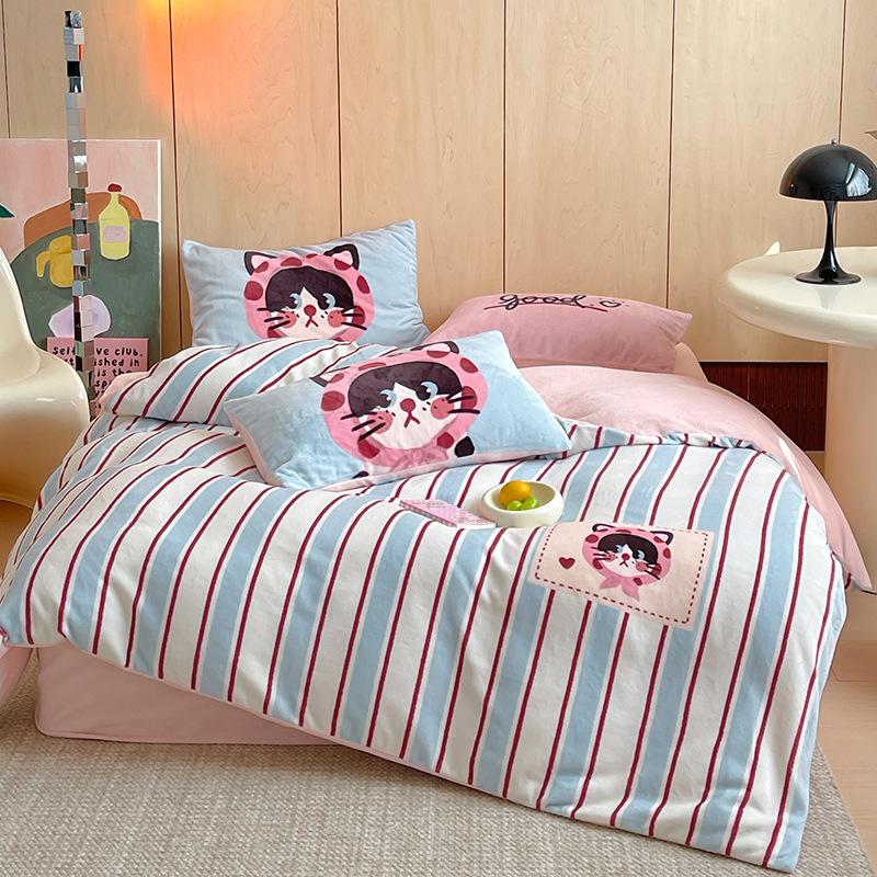 Утолщенный молочный флис, девчачье сердечко, милый котенок, кровать, комплект из четырех предметов, коралловый флис, 1,5 метра