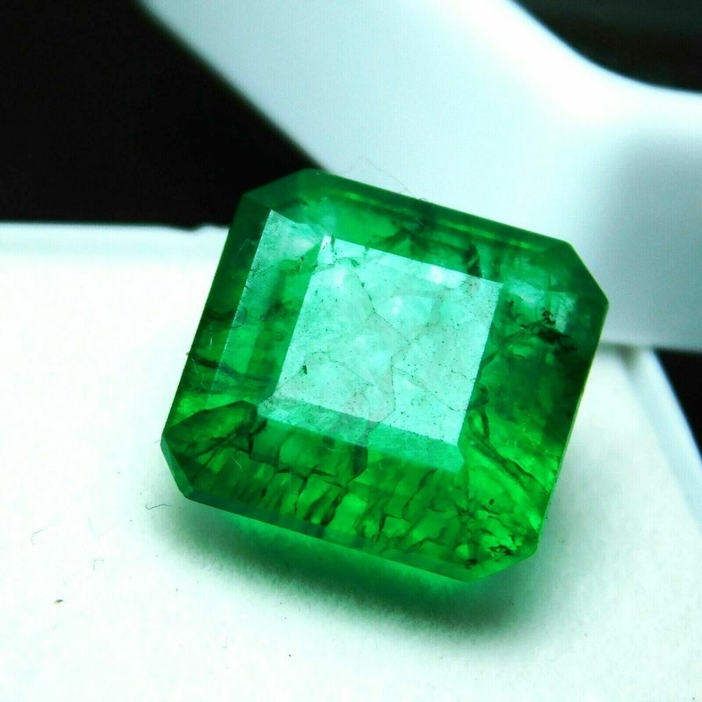 Natural Green Emerald Loose Gemstone Square Shape 6.20 ct for Jewelry Making and Gem Collections