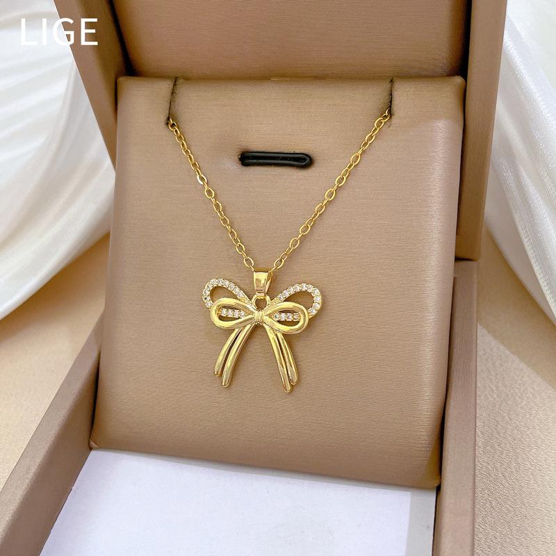 Empty Double-Layer Butterfly Light Luxury Temperament Gorgeous Full Diamond Necklace Women'S Versatile Collarbone Chain Titanium Steel Chain