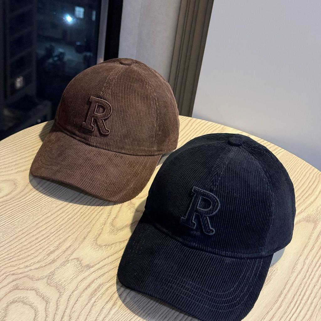 Осенне-зимняя бейсболка в корейском стиле из вельвета с буквой R для женщин, модная и универсальная, подчеркивающая маленькое лицо, кепка с козырьком для мужчин