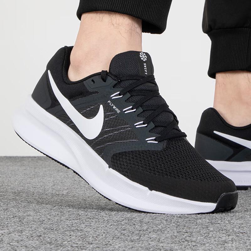 Nike Men's DR2695 Running Shoes