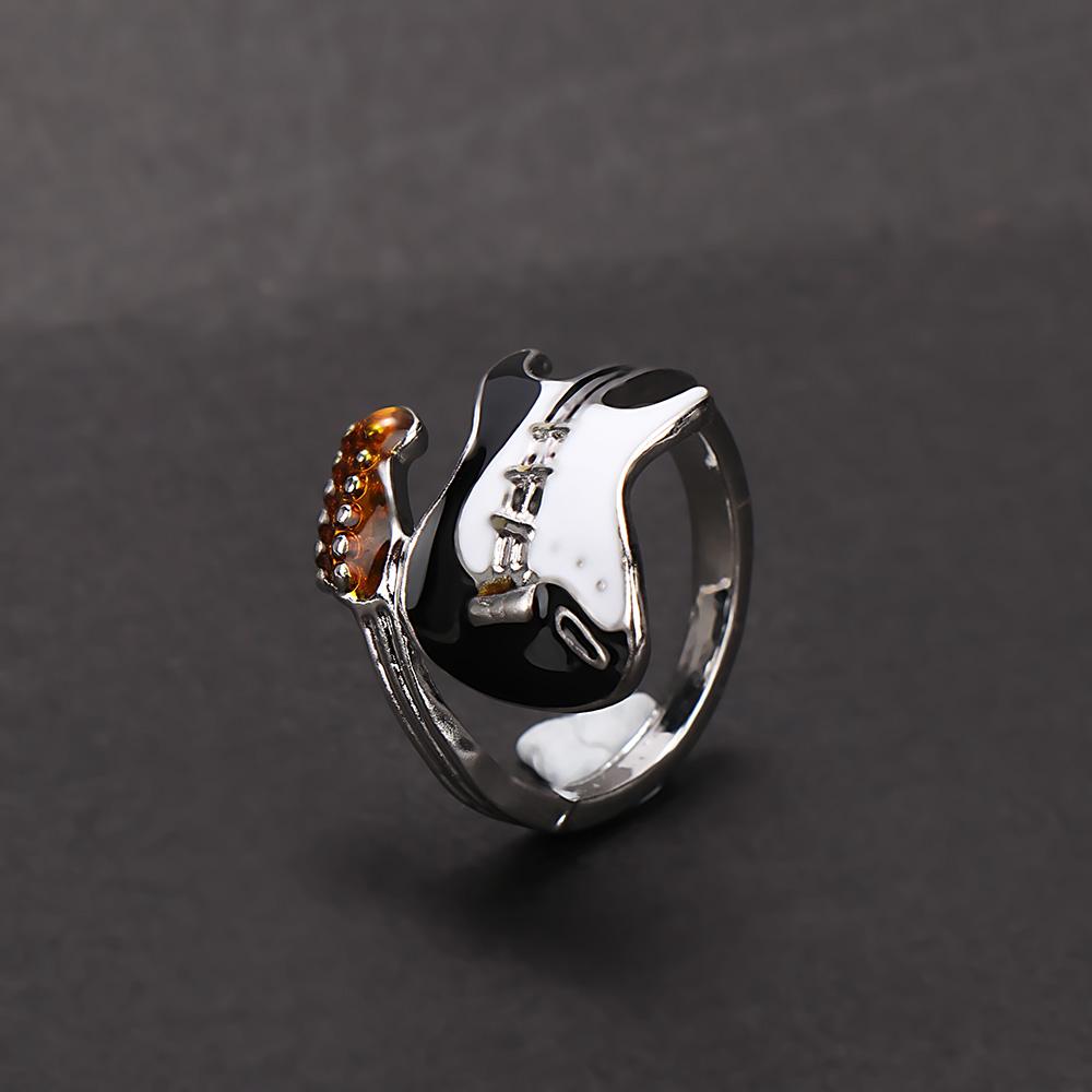 Brand New Personality Lovers' Women Jewelry Oiled Zinc Zinc Alloy Ring Black White Color Varnish Guitar