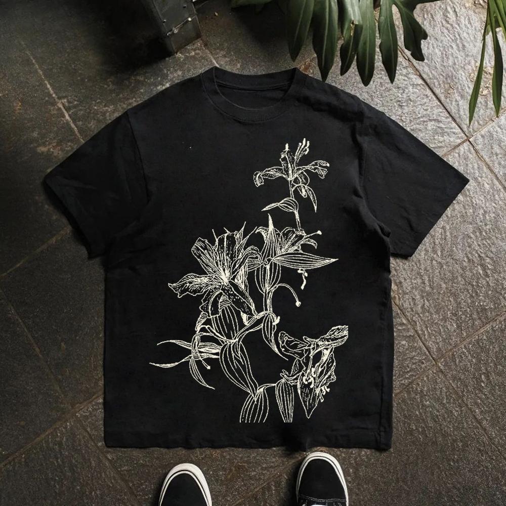 200G Is Thin and High and Impermeable! Line Art: Lily Flower Fresh Preppy Style Short-sleeved T-shirt Graphic Vintage T Shirt