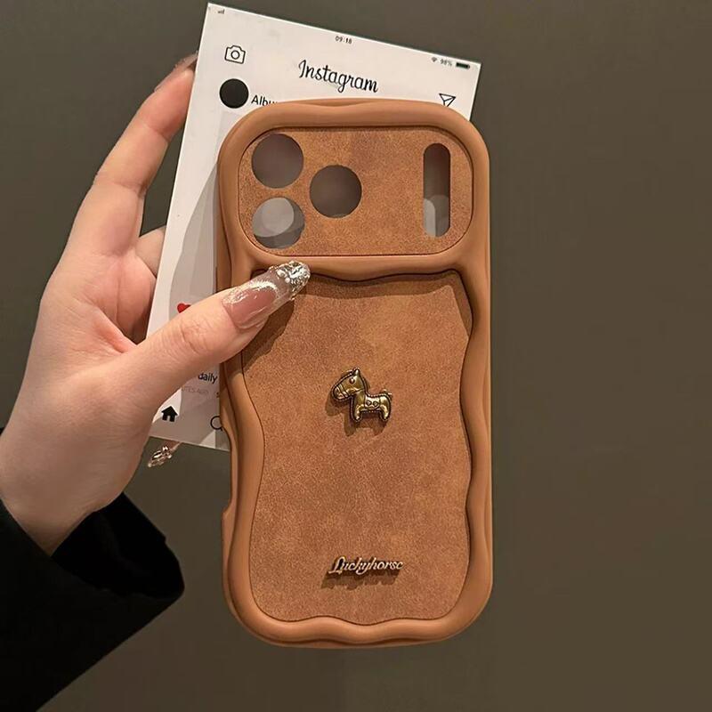 3D Золотая Цепочка с Лошадью Чехол для Телефона IPhone 17 Pro Max 16 15 14 Полное Покрытие Силиконовый Противоскользящий Ударопрочный Женский