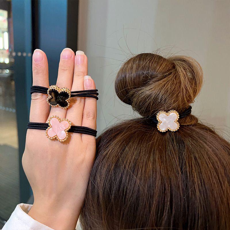 High-End Autumn & Winter Four-Leaf Clover Hair Band for Women - Simple & Elegant