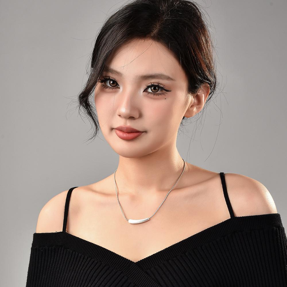 Кулон Геометрический Шик Ожерелье Для Женщин со Змеиной Цепочкой и Гипоаллергенной Сталью Титаном