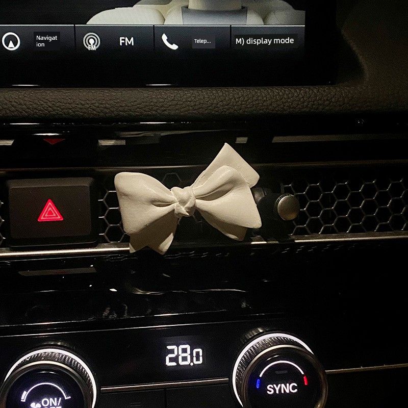 Car Air Freshener White Bear Bowknot Car Air Conditioning Vent Decoration Perfume Diffuser Stone Car Interior Accessories