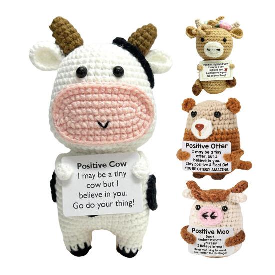 Позитивная вязаная крючком мини-кукла-корова, ручная работа, вязание, снятие стресса, украшение в виде выдры, забавное животное для эмоциональной поддержки, дом, комната