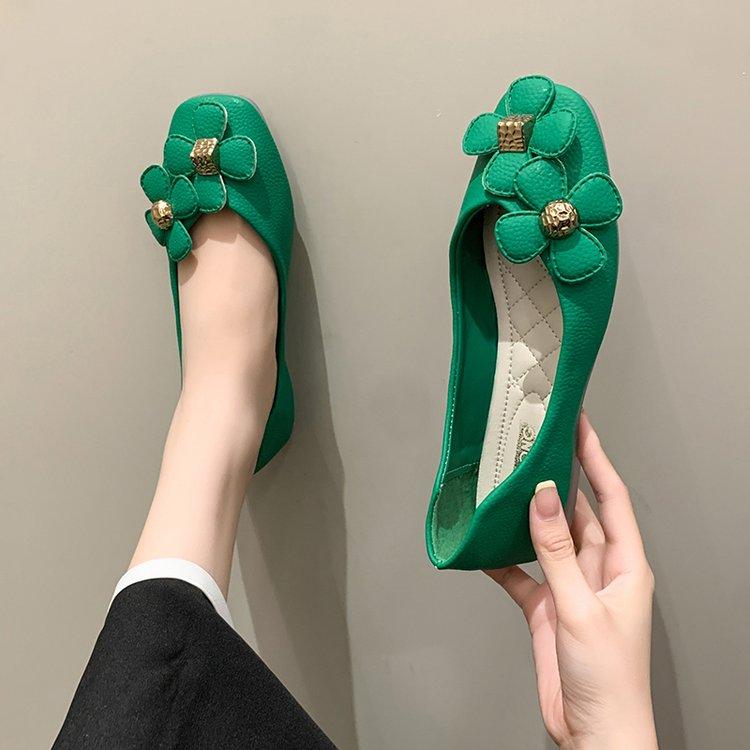 Одиночные туфли женские 2024 новые универсальные туфли на плоской подошве с закрытым носком ретро-туфли с квадратным носком нескользящие туфли с мягкой подошвой цветочные туфли