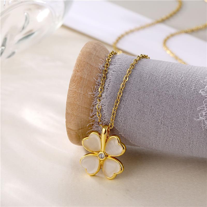 Lucky Clover Necklace Women'S Gold-Plated Cat'S Eye Delicate Petal Clavicle Chain Simple Temperament Women'S Neck Chain