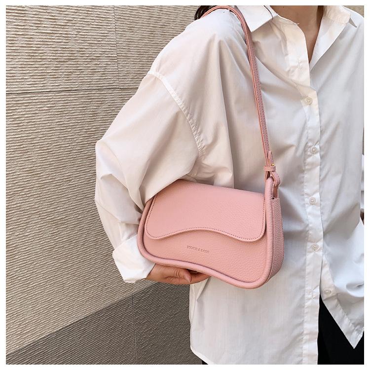Korean Fashion Casual One Shoulder Small Bag for Women 2023 New Simple Small Square Bag with High Quality and Versatile Underarm Bag