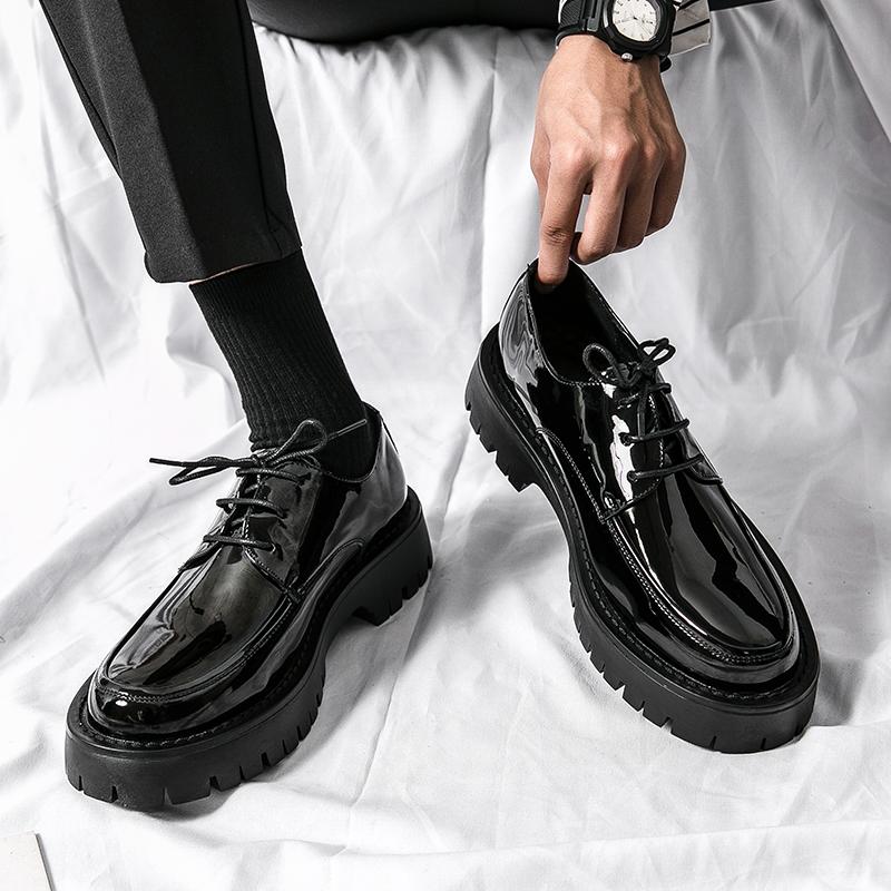 Мужская уличная одежда Деловой кэжуал Толстая платформа Черная кожа Свадебные лоферы Обувь Харадзюку Корейский мужчина Кожаная обувь
