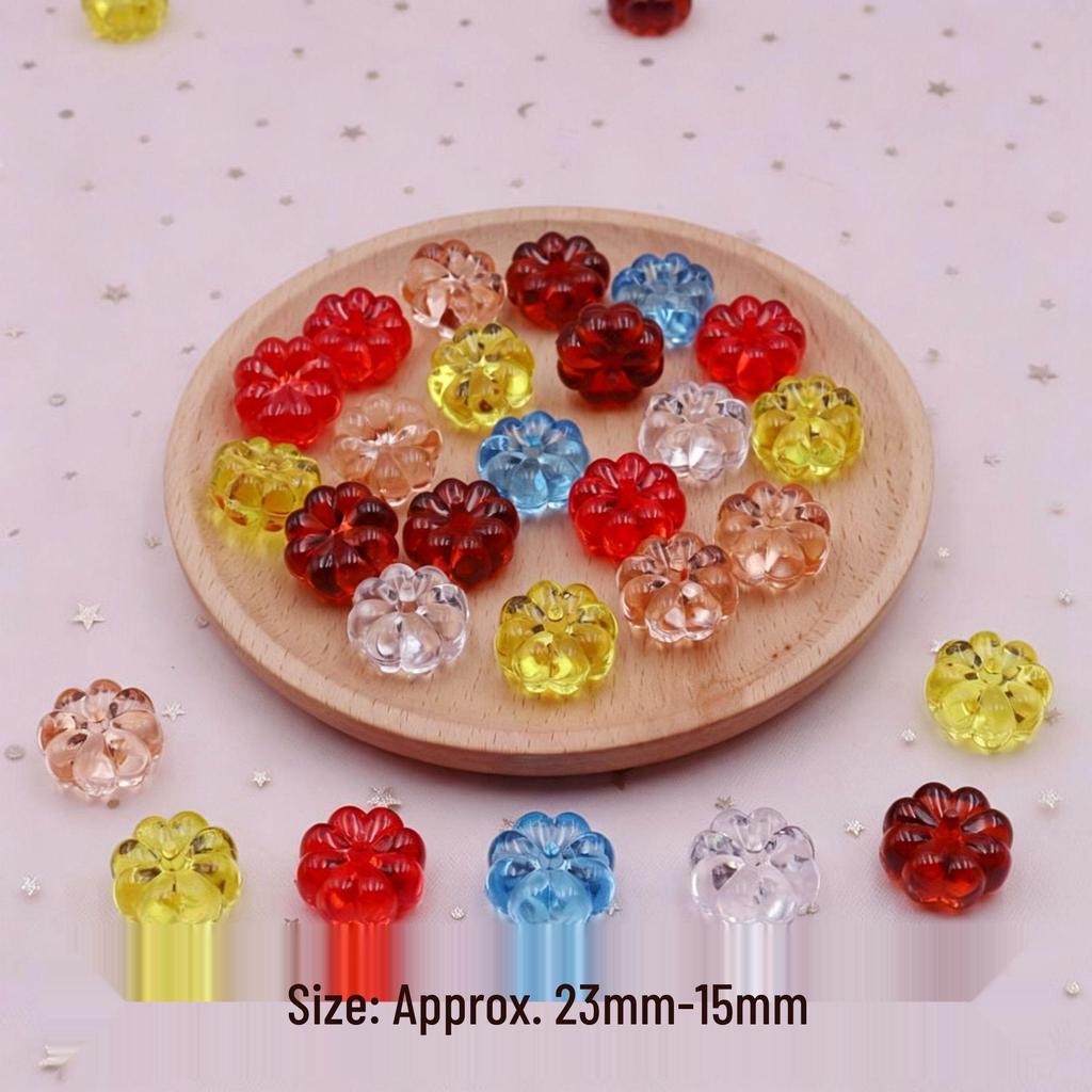 Acrylic Beetle Pendant: Transparent Cartoon Animal Ornament for Kids' Claw Machines and Amusement Park Blind Boxes.
