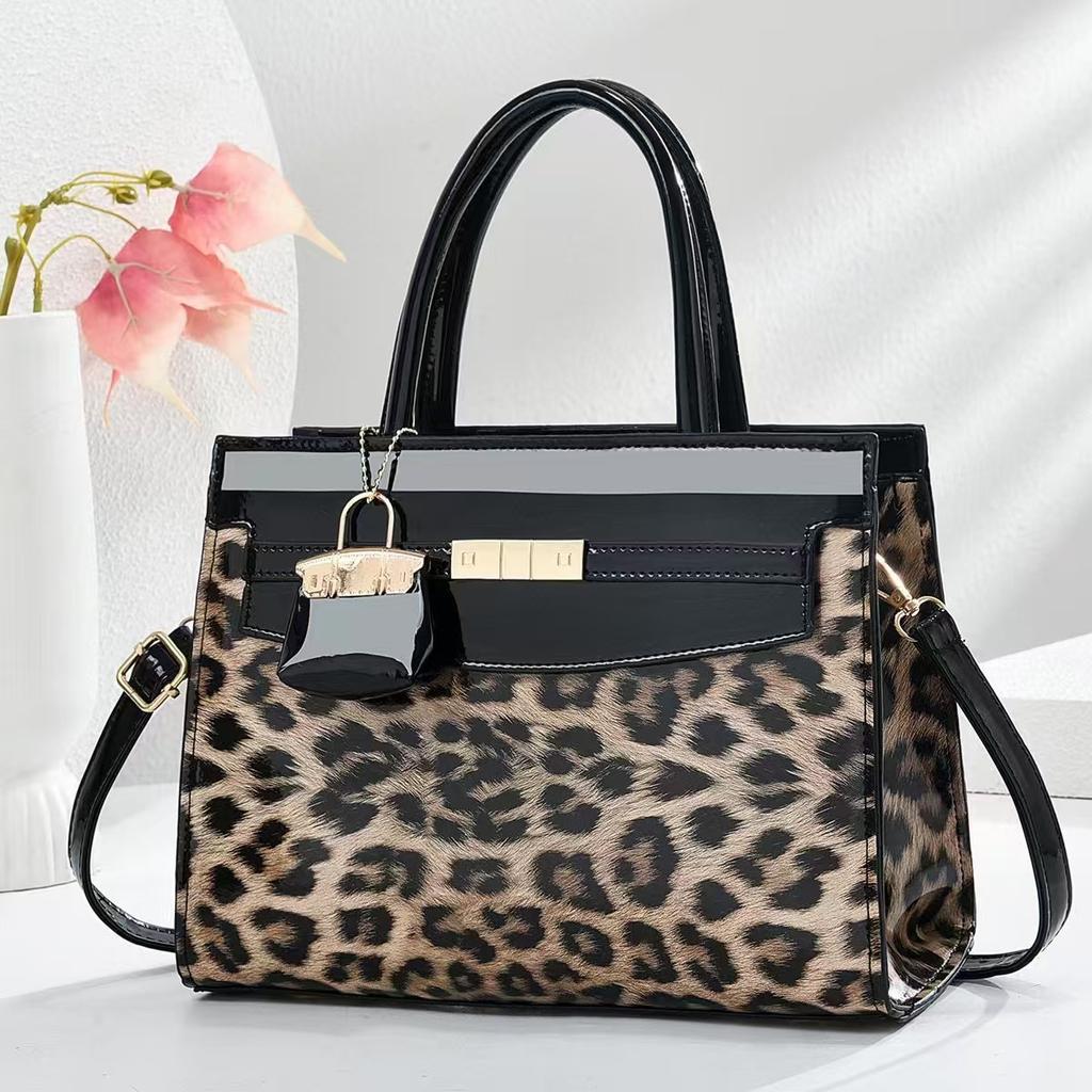 Новая сумка с леопардовым принтом, высокого уровня внешнего вида, усовершенствованная дизайнерская сумка-пэчворк с большой вместимостью через плечо