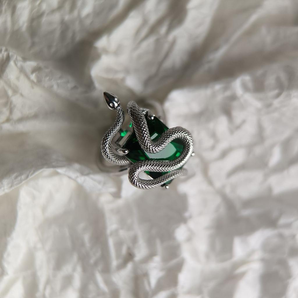 Серебряное кольцо с изумрудом nano 5.15ct, вес изделия 5,57 гр (2182498)