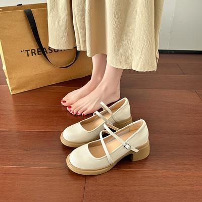 Французские туфли Мэри Джейн женские толстый каблук ретро лакированная кожа маленькие кожаные туфли круглый носок с мелким вырезом темперамент низкий каблук маленький аромат с