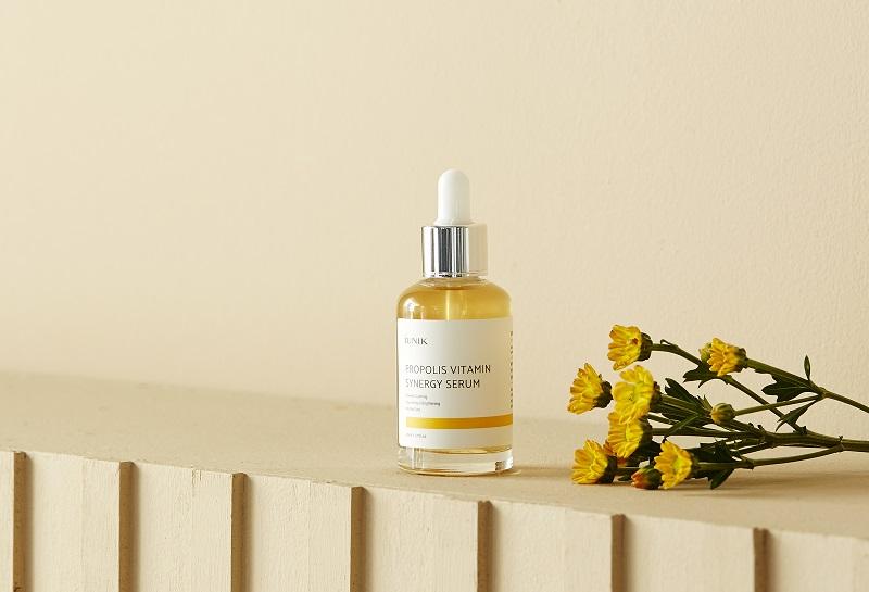 iUNIK Propolis Vitamin Synergy Serum, 50ml - Wielofunkcyjne serum do twarzy