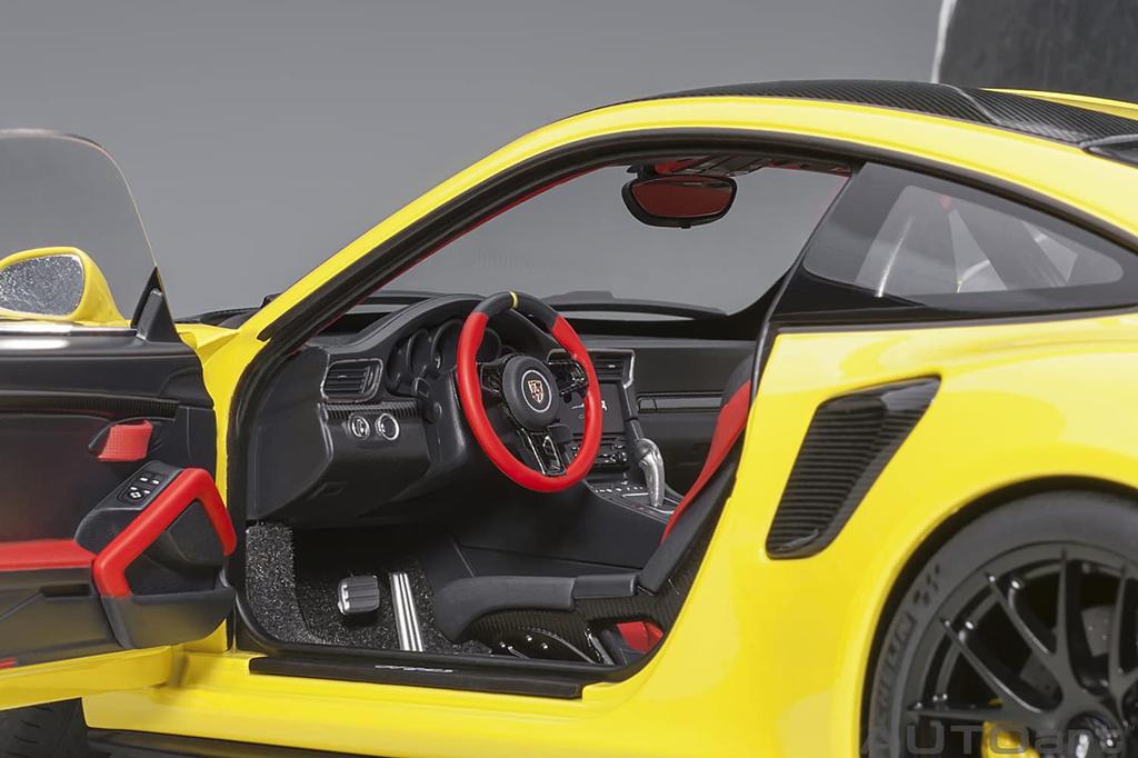 AUTOart Porsche 911 GT2 RS Weissach Package Black Finished Product 78172 1/18 (991.2) Yellow/Carbon