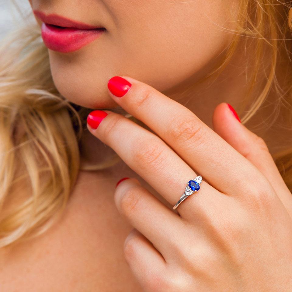 Umcho Engagement Charming Ring