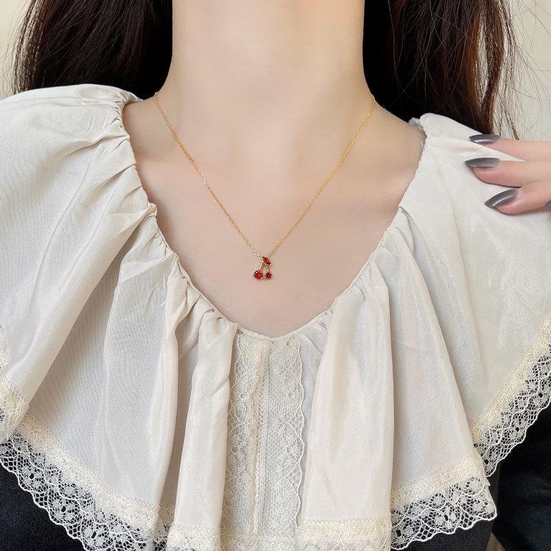 Милое ожерелье из вишни с красным цирконом, минималистский дизайн, новогодняя цепочка на ключицу