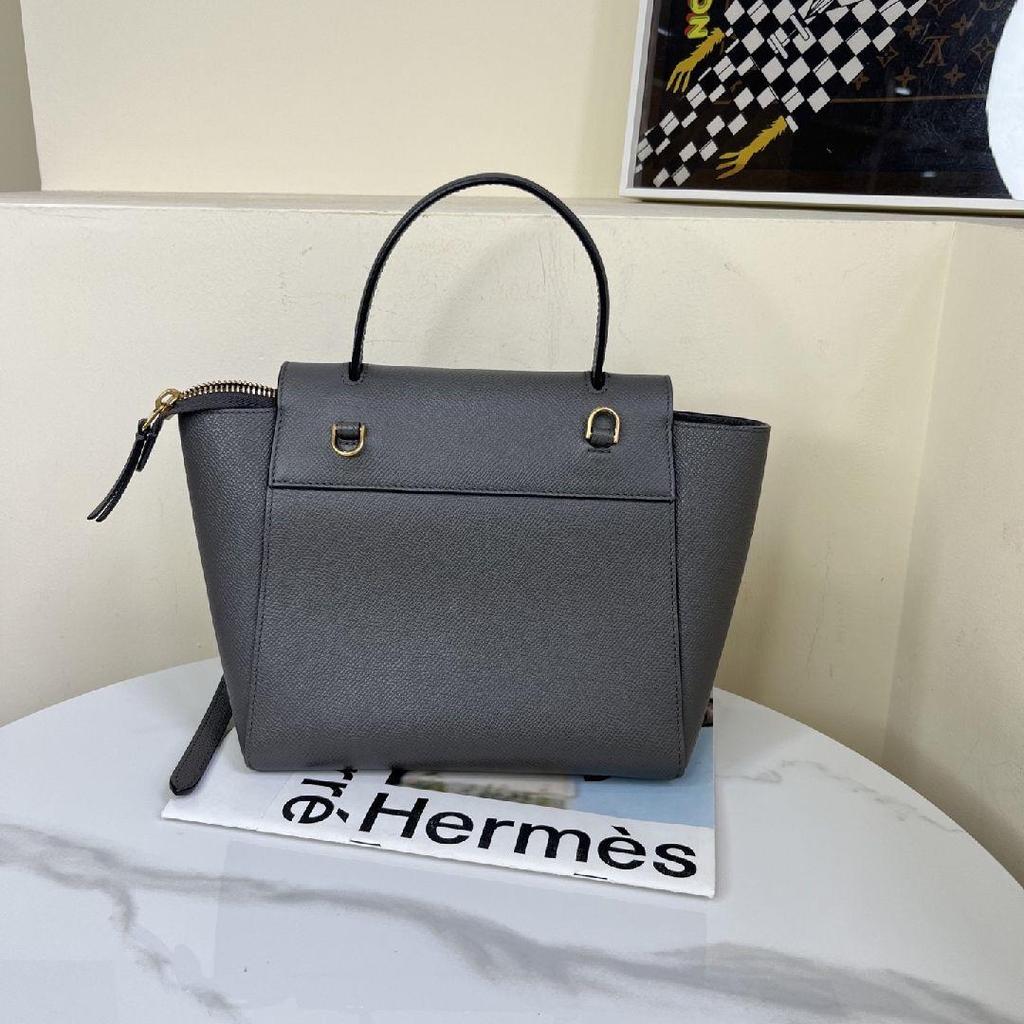 [Pre-Owned] Belt Classic Magnetic Closure Detachable Adjustable Shoulder Strap Pebbled Leather Crossbody Bag - Excellent #MJZ6MU