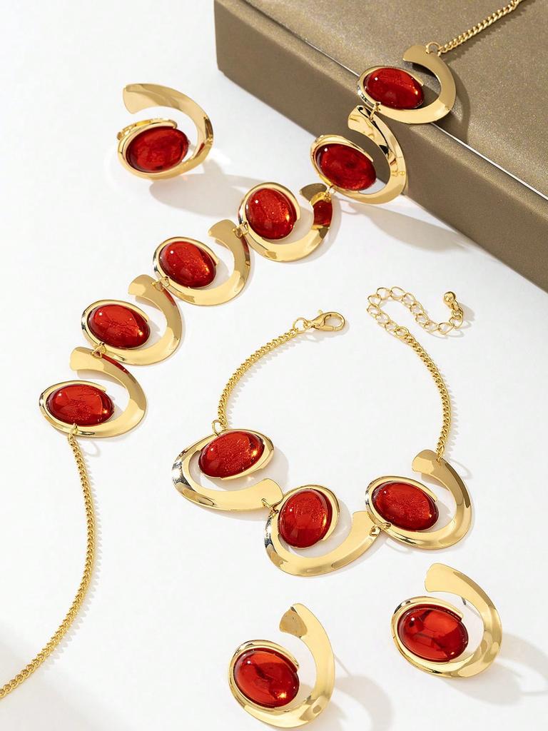 Модные украшения для женщин