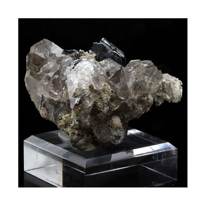 Pierres et Minéraux. Hematite, Quartz. 2660.0 ct. Cavradi gorge, Grischun, Suisse.