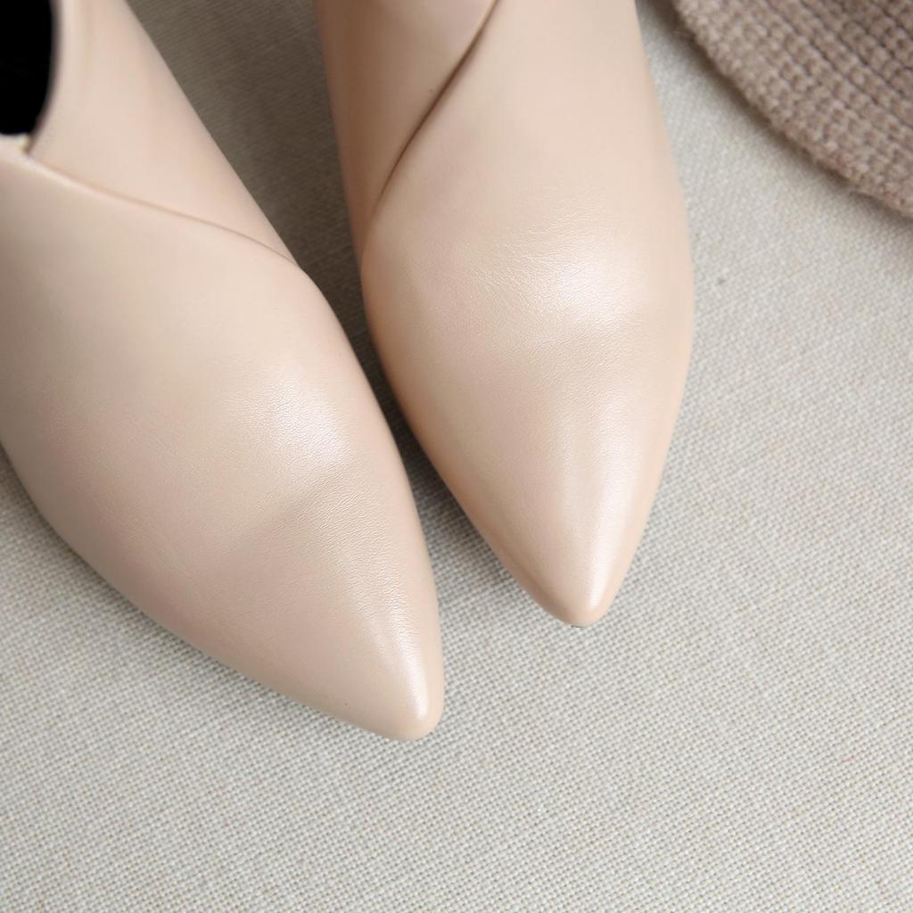 Женские короткие ботинки на высоком каблуке, осенне-зимние новые однотонные удобные и универсальные большие ботинки на небольшом остром каблуке