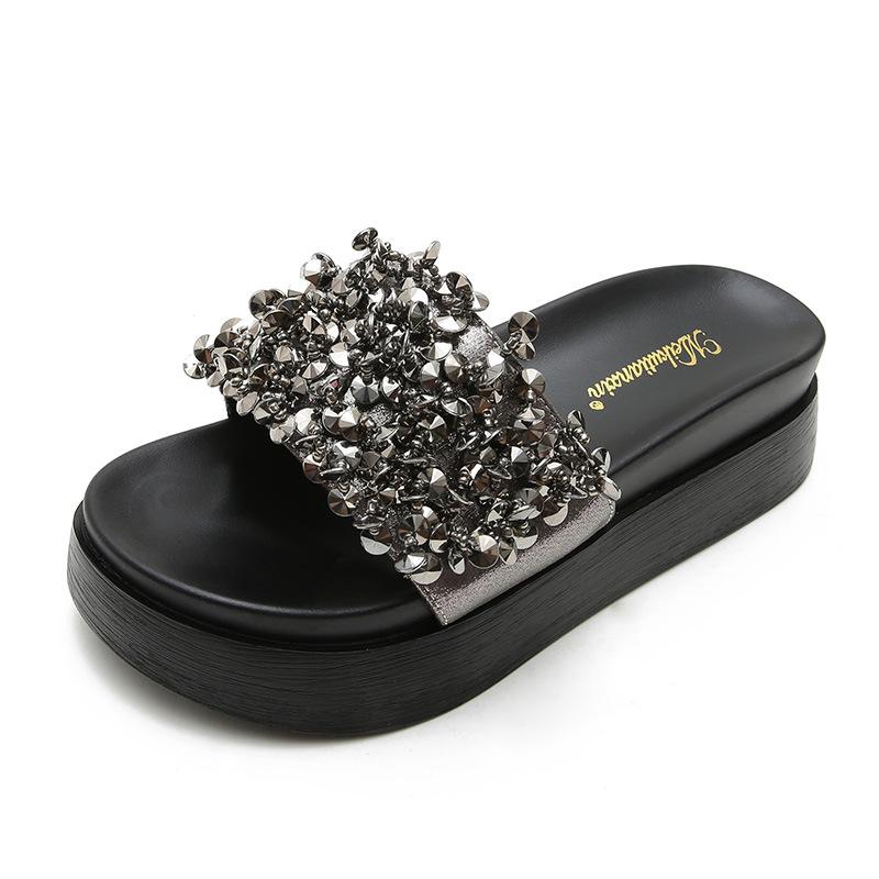 2025 источник поставки маффин толстая подошва интернет-знаменитость крутые тапочки женская обувь 2025 новые тапочки маленького размера