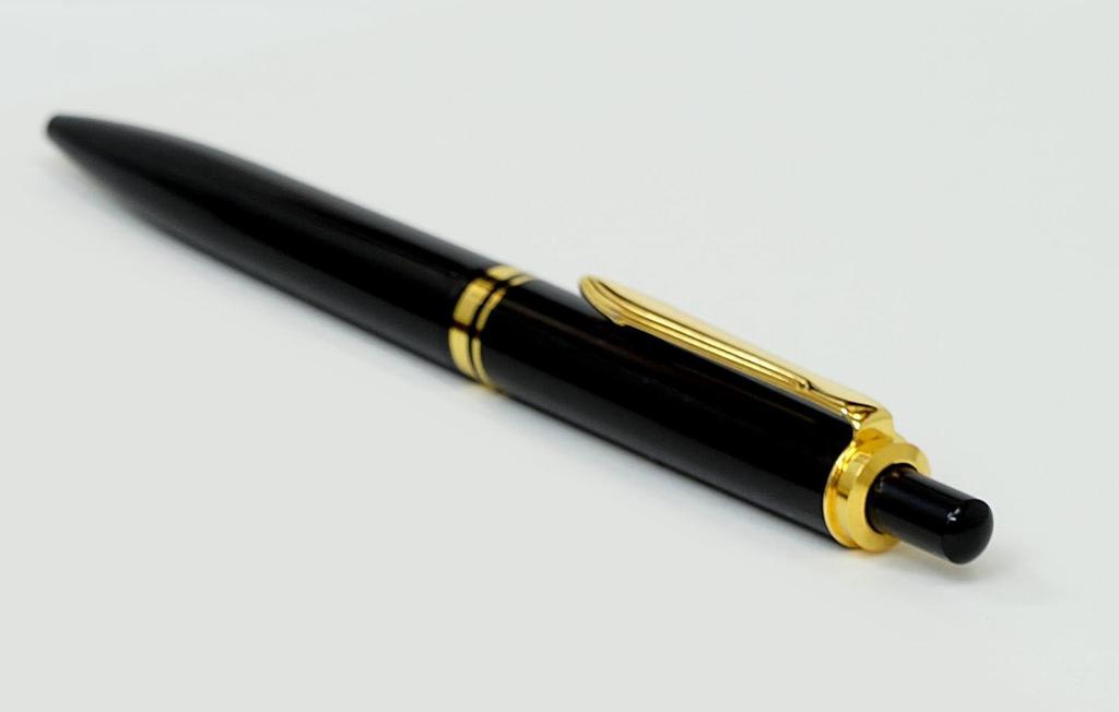 Пенал из зернистой кожи, синий ластик, белые и латунные детали в евростиле, набор механических карандашей ударного типа, черный в форме ручки SASLMC46W-NXS-B