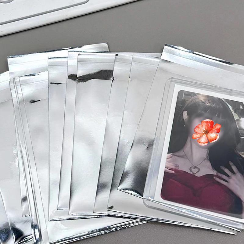 50 шт. зеркальные серебряные чехлы для фотокарточек самоклеящиеся обложки для карточек Idol Photo Packaging Bag самозапечатывающийся пакет протектор для подарочных карт
