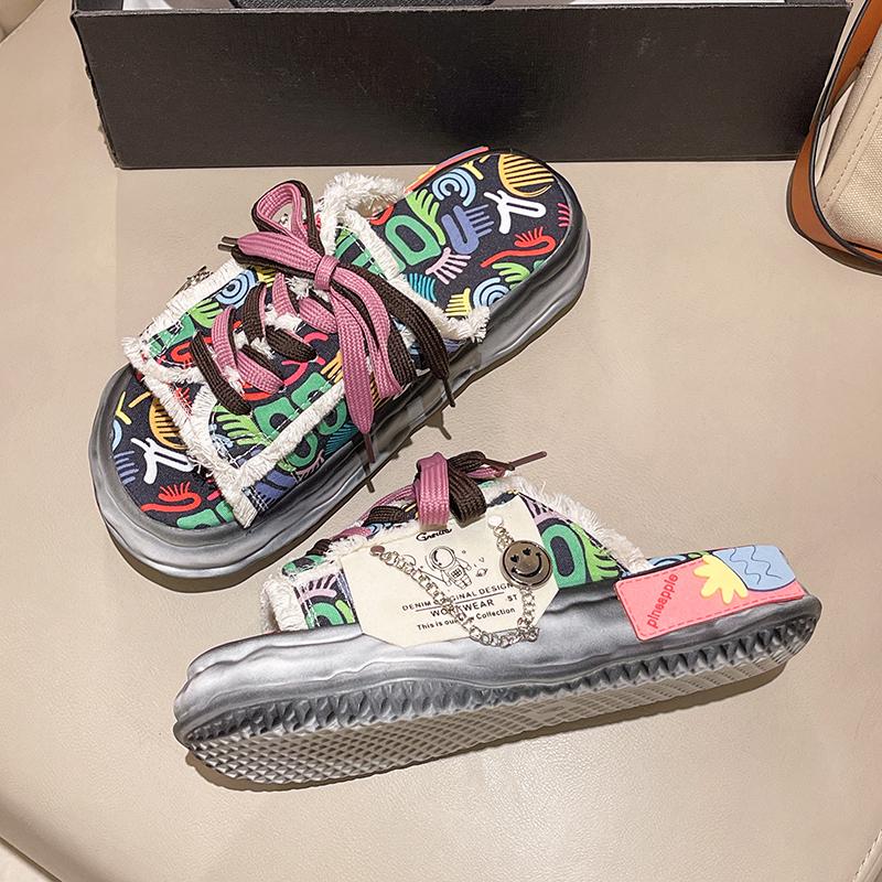 Туфли на платформе Мюли Шлепанцы Уличные сандалии Сабо Плоская повседневная обувь для женщин Модный дизайн Летние женские граффити Тапочки