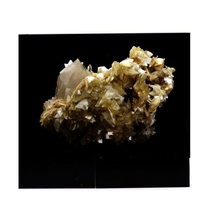 Pierres et Minéraux. Quartz + Muscovite. 1562.0 ct. Linópolis, Divino das Laranjeiras, Brésil.