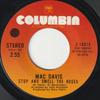 7-дюймовая пластинка МАК ДЭВИС - Остановись и понюхай розы 310018 Columbia 1974 США Поп Б/у