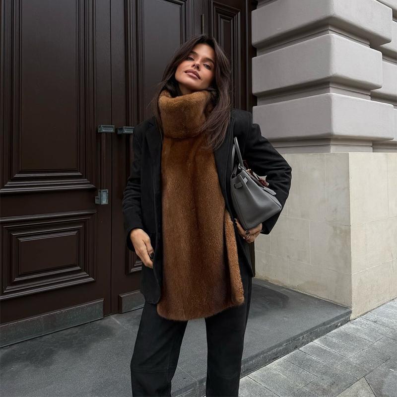 Женские меховые жилеты с высоким воротом, теплые свободные безрукавки, женские жилеты-накидки 2025 года, ранняя весна, уличные роскошные топы-безрукавки для леди