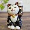 Стильный орнамент Waza no Kura, изделие Кутани, манеки-нэко (кот, машущий лапой) левой лапой, черная глазурь, празднование открытия, домашний, подарок на день рождения