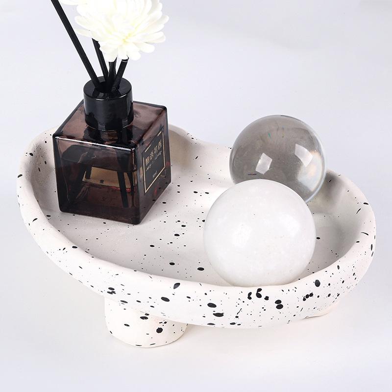 Креативный скандинавский простой трехногий поднос с шапочкой Ins Style для украшения дома, ароматерапии, хранения ювелирных изделий, украшения