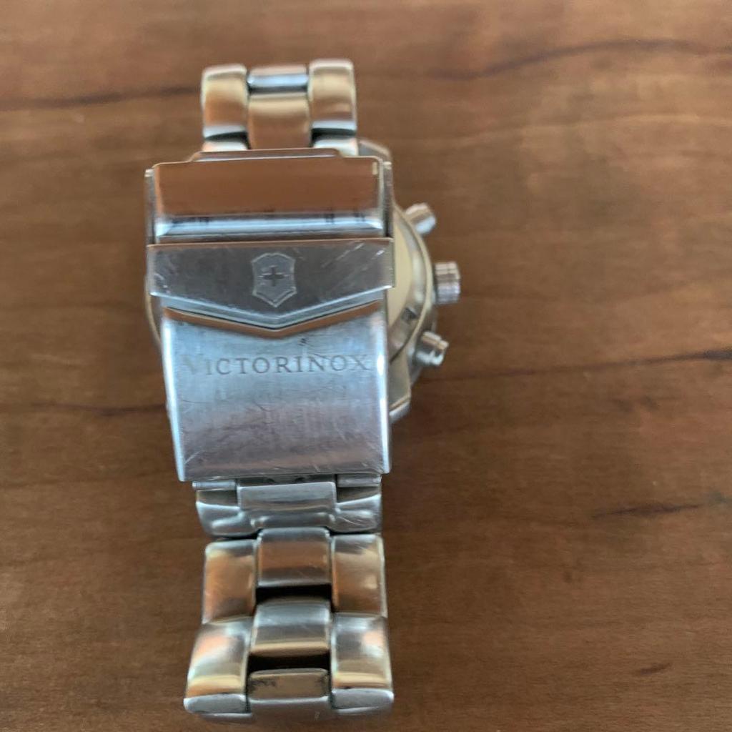 Подержанные часы Victorinox Chrono V7-12 с хронографом