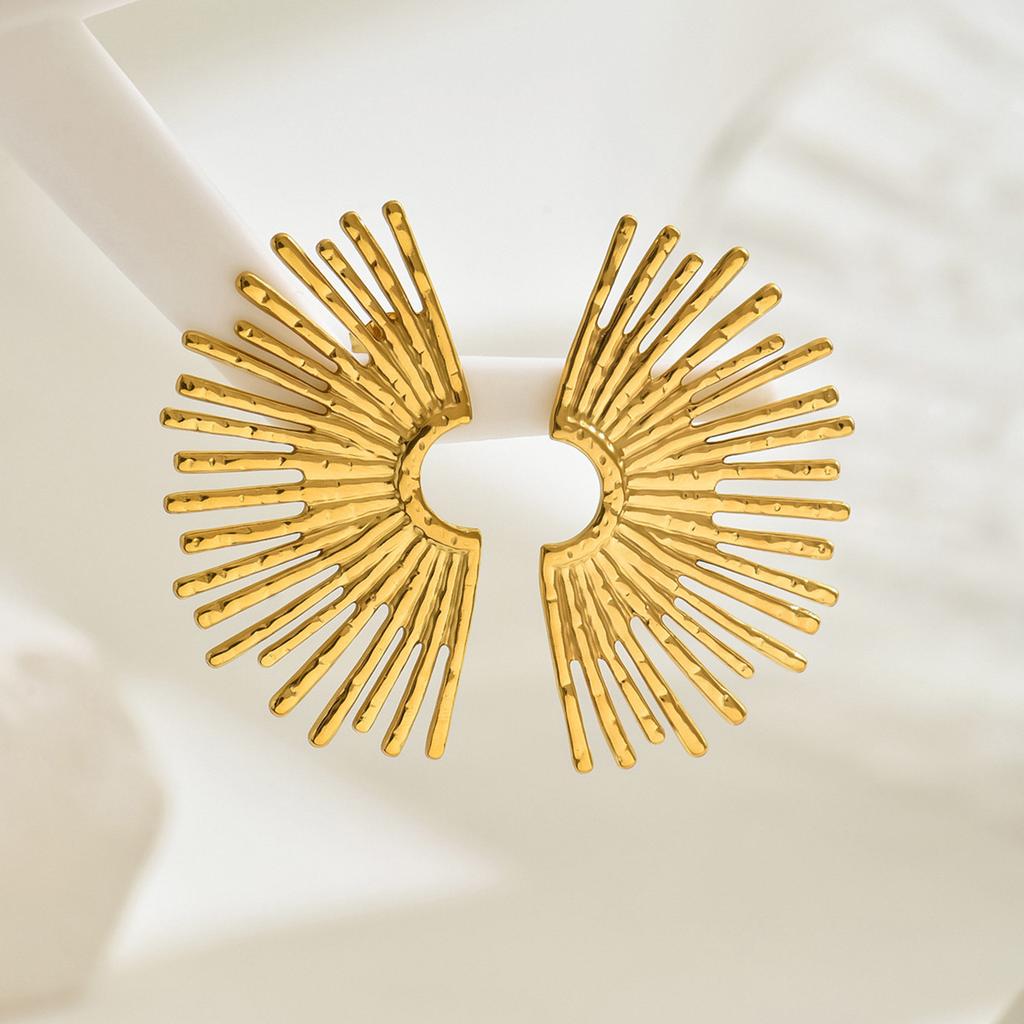 Легкие роскошные модные женские серьги-гвоздики, персонализированные веерообразные серьги с преувеличенным дизайном, серьги премиум-класса с гальваническим покрытием 18 карат