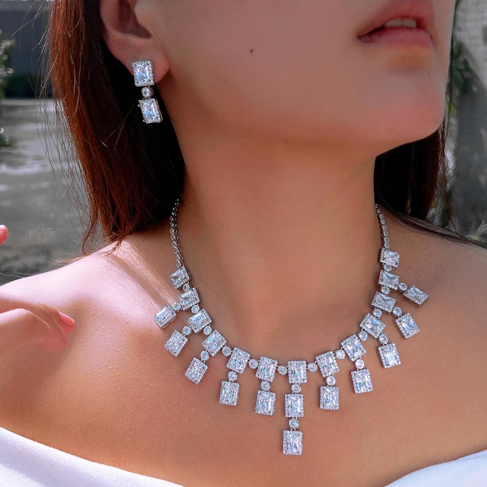 Яркие Бриллиантовые Ювелирные Изделия Ожерелье Серьги Свадебные Свадебные Ювелирные Изделия Циркон Набор Аксессуаров для Платья Цепочка