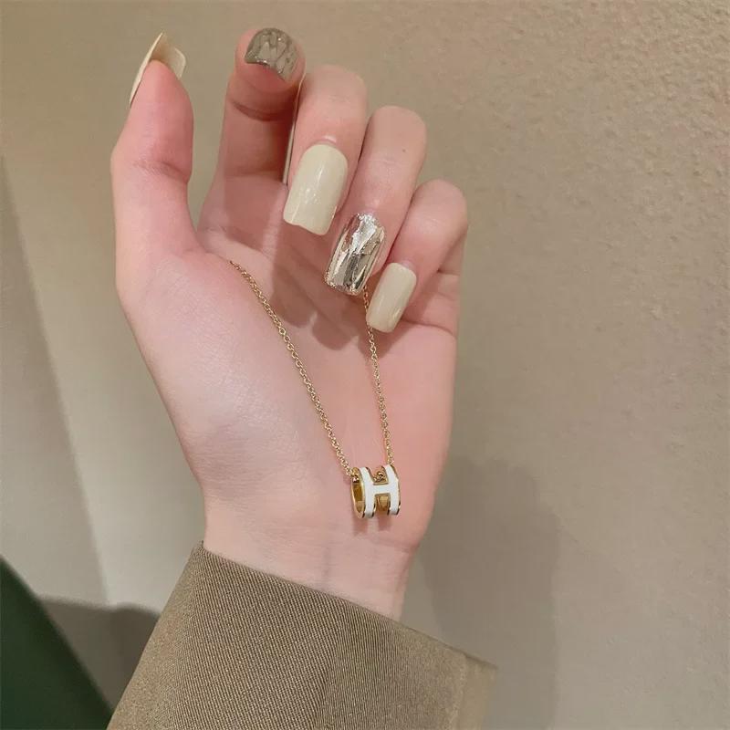 Элегантное ожерелье в форме буквы «H»: Универсальная цепочка на ключицу для женщин - A239