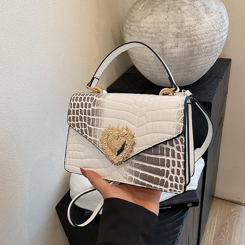 2025 European and American Crocodile Pattern Court Style Portable Underarm Bag Love Pearl Chain Commuter Flip Shoulder Messenger Bag