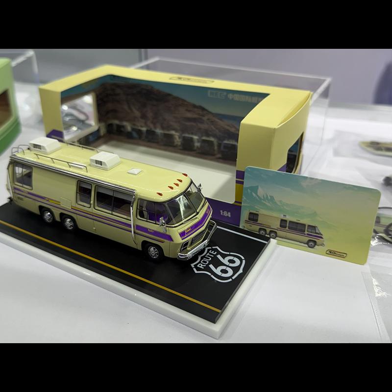 Stock Mk 1:64 2025 Apa-xpo Limited 1978 Gmc Motorhome Simulation Resin Miniature Model Custom Children's Toy Gift Collection