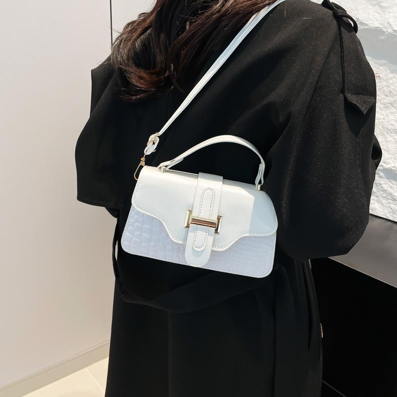 Зарубежный стиль легкая роскошь повседневная простая сумочка 2025 новая ретро нишевый дизайн тренд одно плечо кроссбоди маленькая квадратная сумка