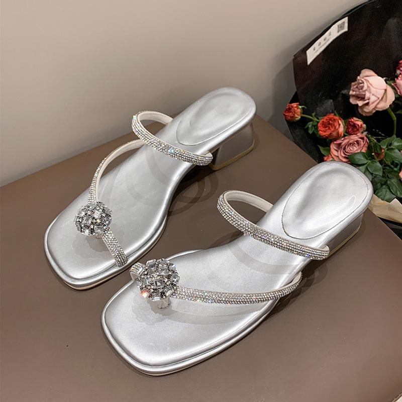 French Thick-heeled Slippers Women's Summer Wear 2025 New Pigeon Egg Rhinestone Cool Slippers Versatile Toe Roman Sandals