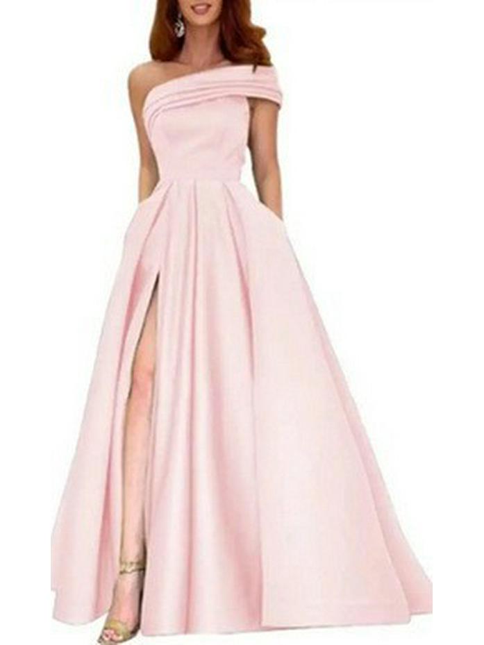 Зеленое атласное вечернее платье на одно плечо с высоким разрезом